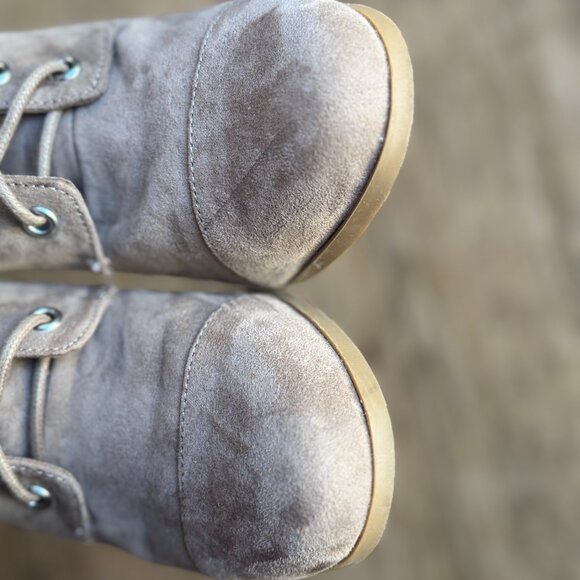 Madden Girl Klaim Boots Women's Size 7.5 Taupe High Heels Lace ups Used in Box - Picture 6 of 10